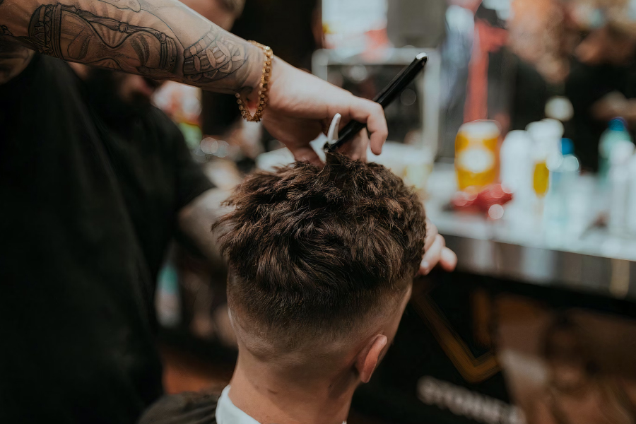 How to Find the Right Barber School