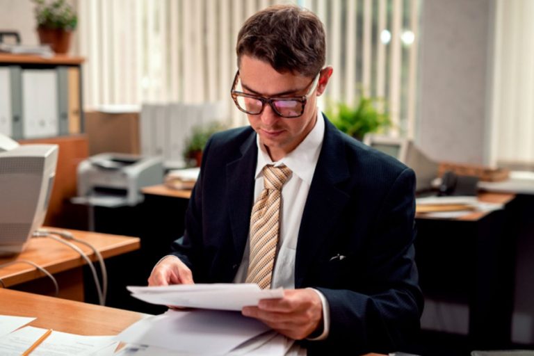 Mid Career Switchers Guide 4 Resume Tips in Singapore for Changing Industries