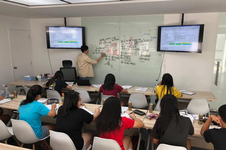 The Ultimate Parents Guide to Choosing the Best JC Math Tuition in Singapore
